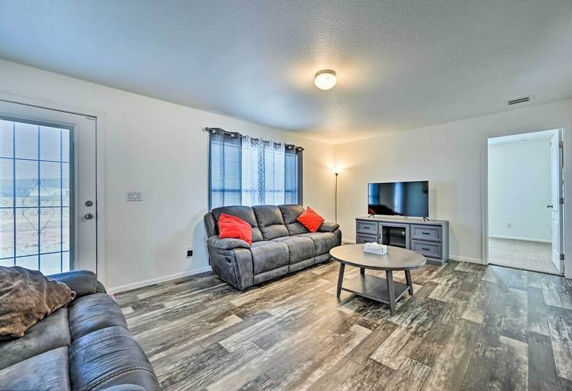 Modern Prescott Valley Home On 2 Acres!