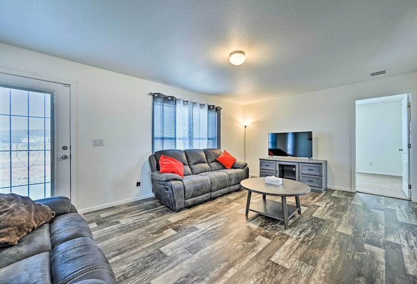 Modern Prescott Valley Home On 2 Acres!