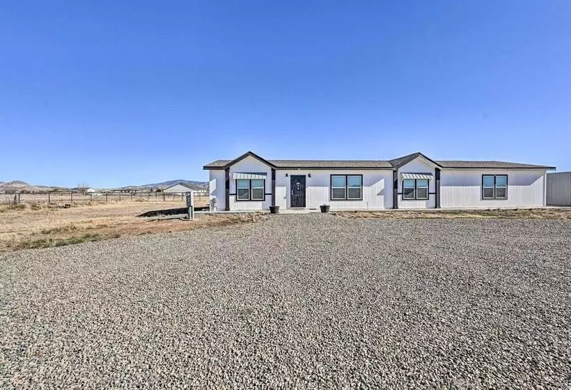 Modern Prescott Valley Home On 2 Acres!