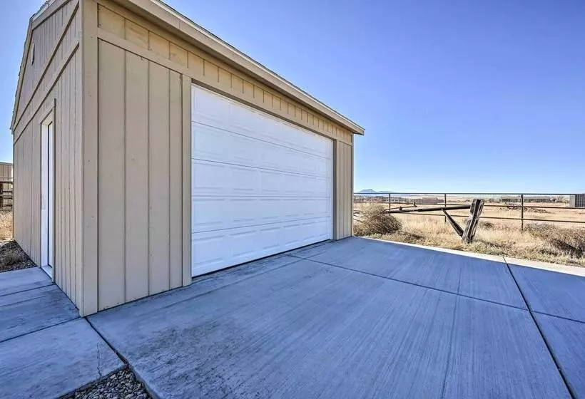Modern Prescott Valley Home On 2 Acres!