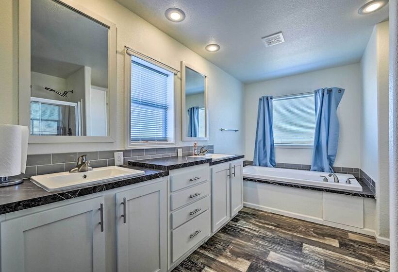 Modern Prescott Valley Home On 2 Acres!