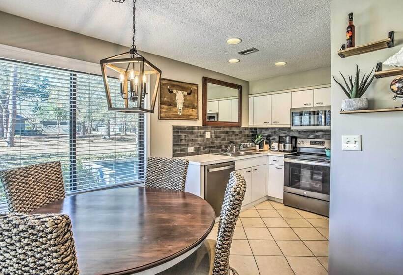 Myrtle Beach Retreat W/ Ocean Access & Porch!