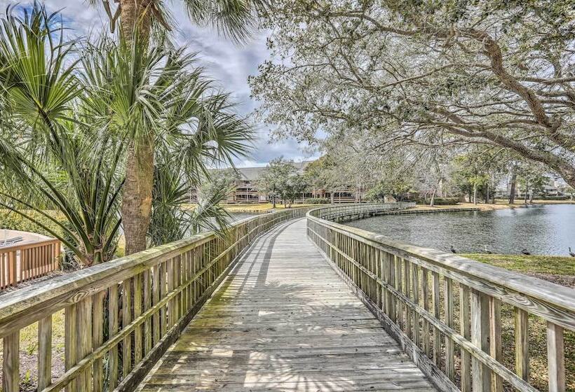 Myrtle Beach Retreat W/ Ocean Access & Porch!