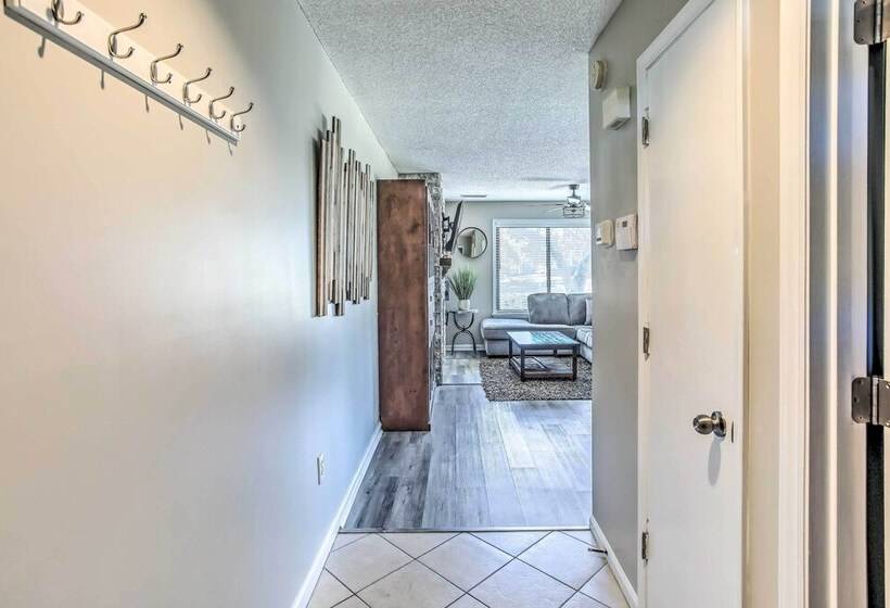 Myrtle Beach Retreat W/ Ocean Access & Porch!