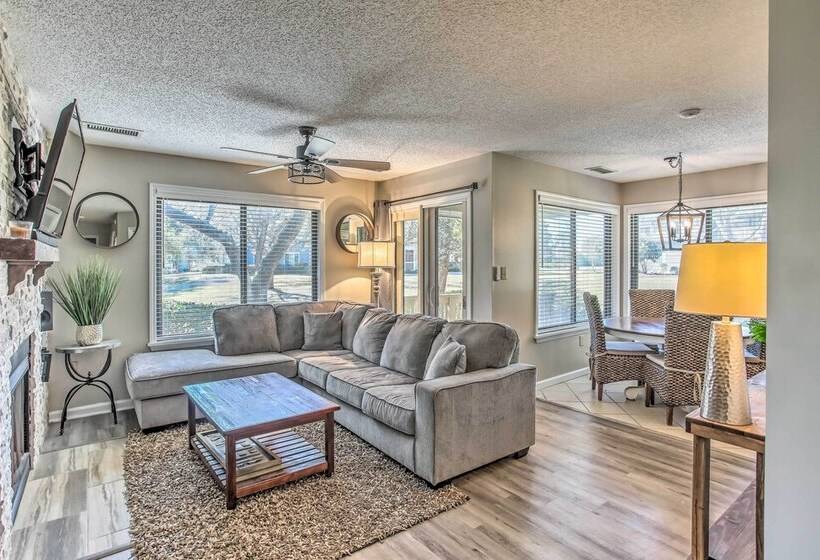 Myrtle Beach Retreat W/ Ocean Access & Porch!