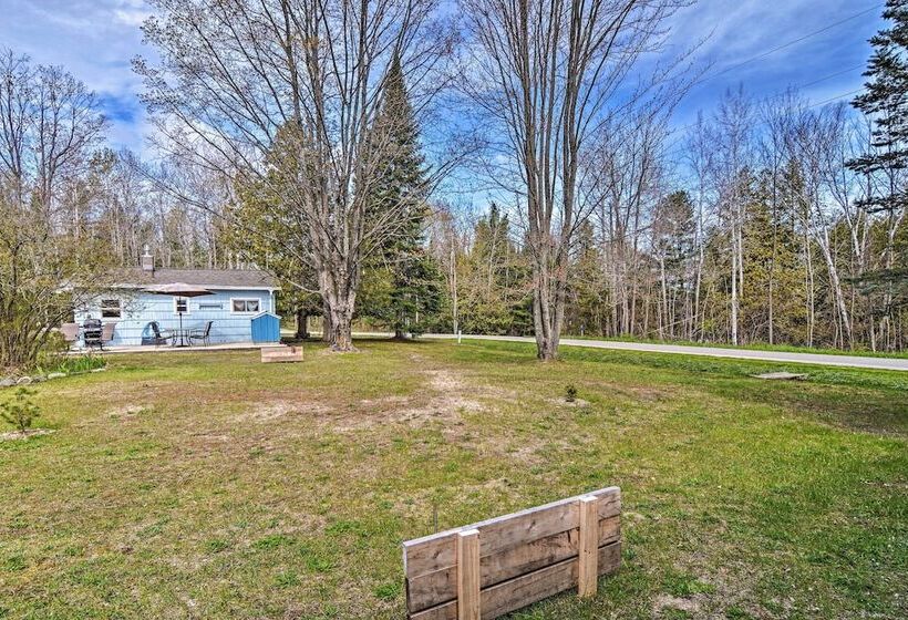 Nestle By Lake  Charlevoix Cottage: Pets Welcome!