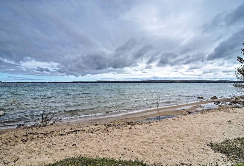 Nestle By Lake  Charlevoix Cottage: Pets Welcome!