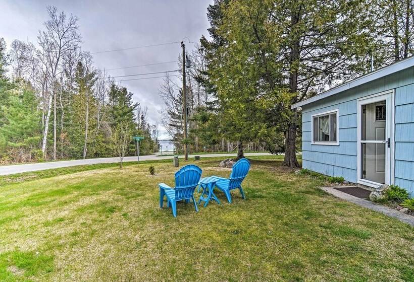 Nestle By Lake  Charlevoix Cottage: Pets Welcome!