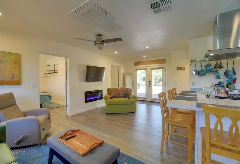 Old Town Cottonwood Cottage W/ Yard, Pets Welcome