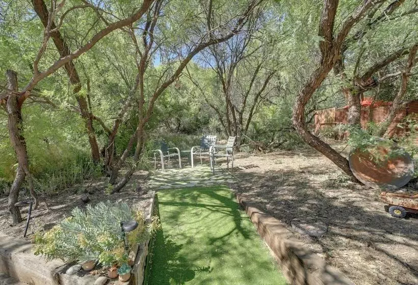 Old Town Cottonwood Cottage W/ Yard, Pets Welcome
