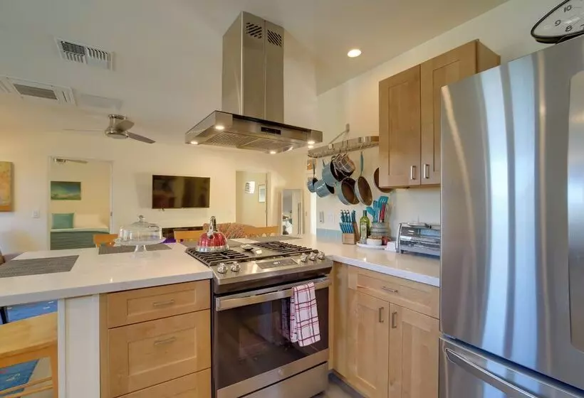 Old Town Cottonwood Cottage W/ Yard, Pets Welcome