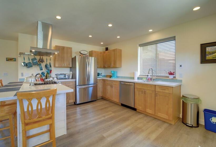 Old Town Cottonwood Cottage W/ Yard, Pets Welcome