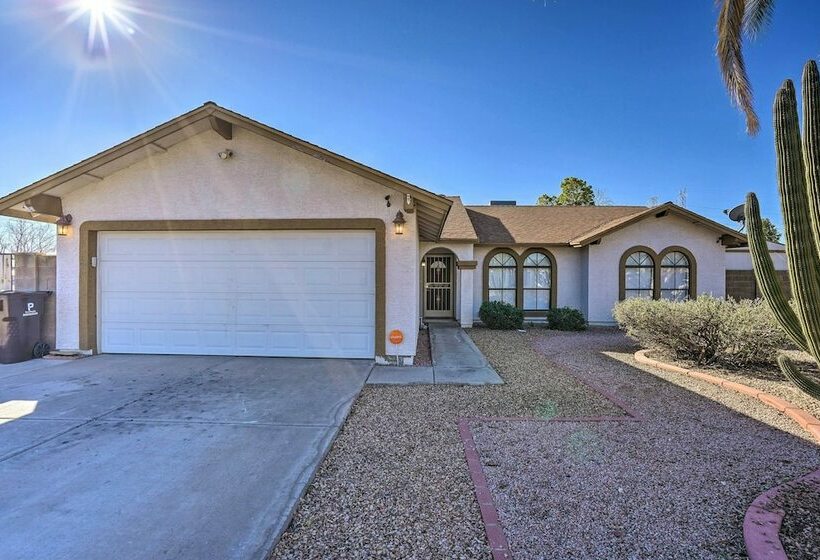 Peoria Home W/ Large Yard ~ 14 Mi To Phoenix!