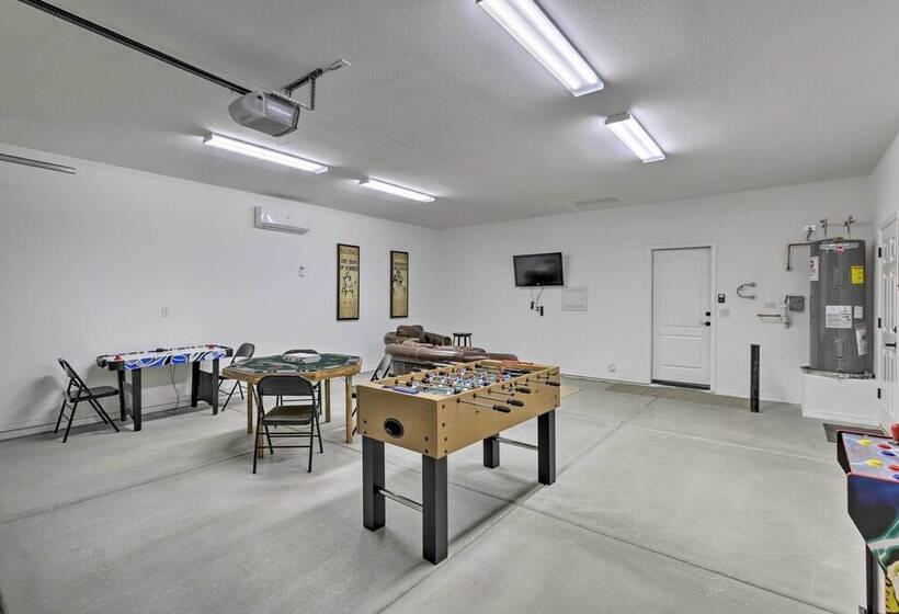 Pet Friendly Bullhead City Abode W/ Game Room