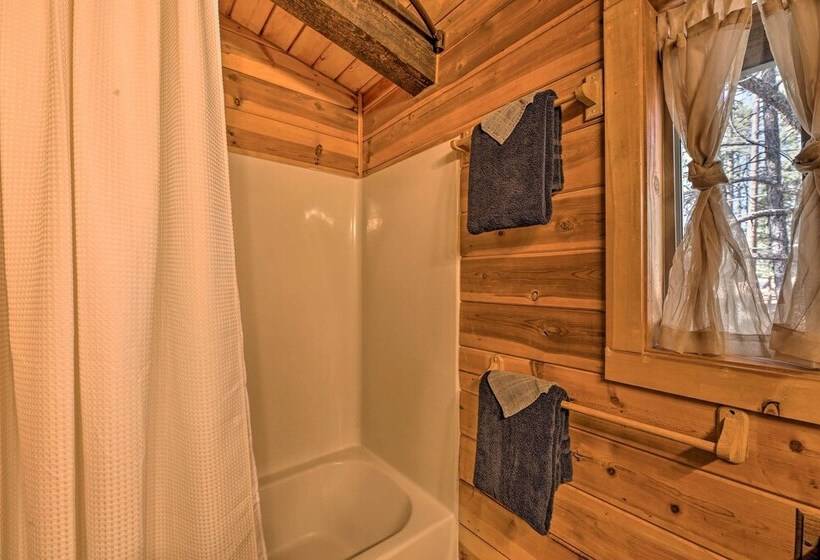 Near Dining, Hiking & Golf: Pinetop Log Cabin!