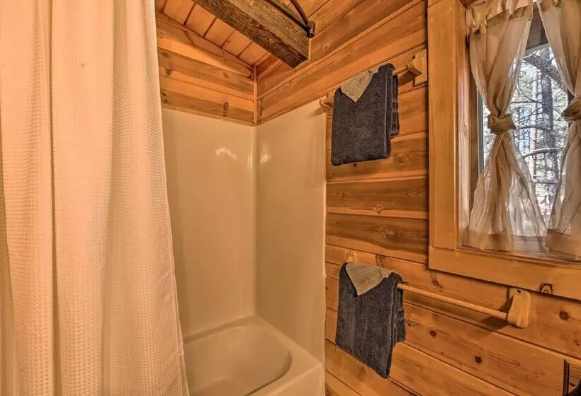 Near Dining, Hiking & Golf: Pinetop Log Cabin!