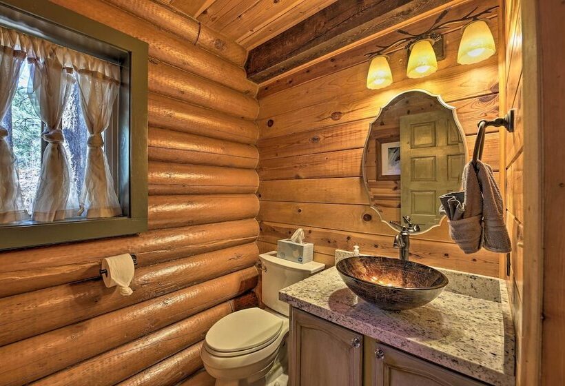 Near Dining, Hiking & Golf: Pinetop Log Cabin!