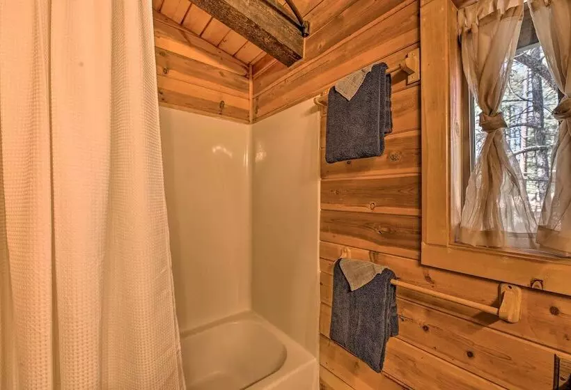 Near Dining, Hiking & Golf: Pinetop Log Cabin!