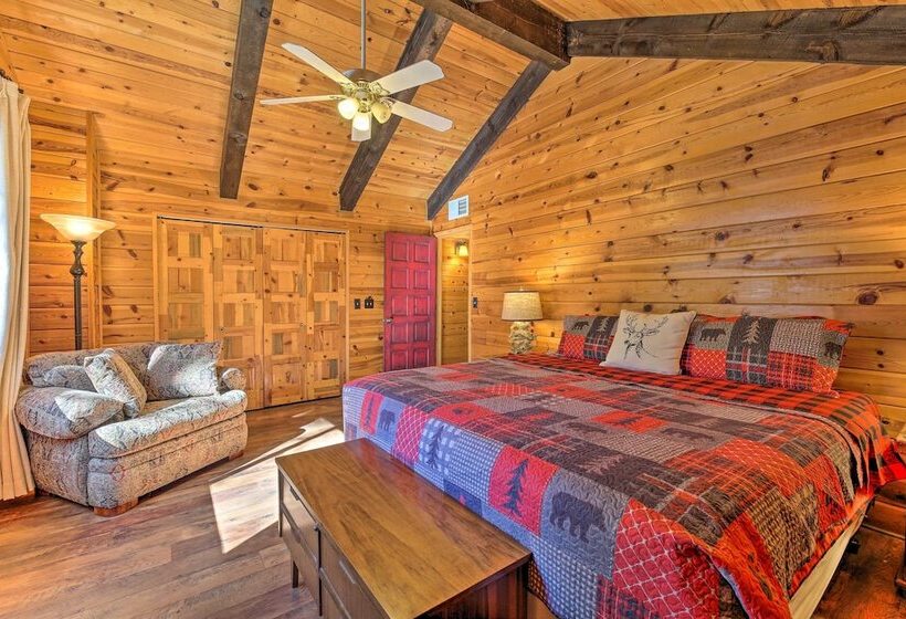 Near Dining, Hiking & Golf: Pinetop Log Cabin!