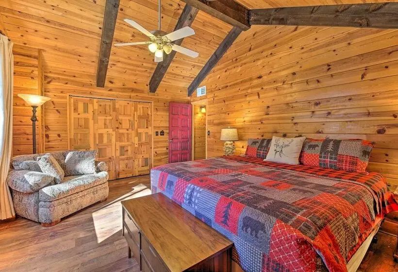 Near Dining, Hiking & Golf: Pinetop Log Cabin!