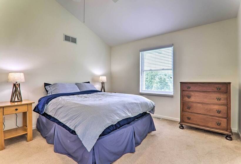 Private Dog Friendly Home: 3 Mi To Elk Mountain