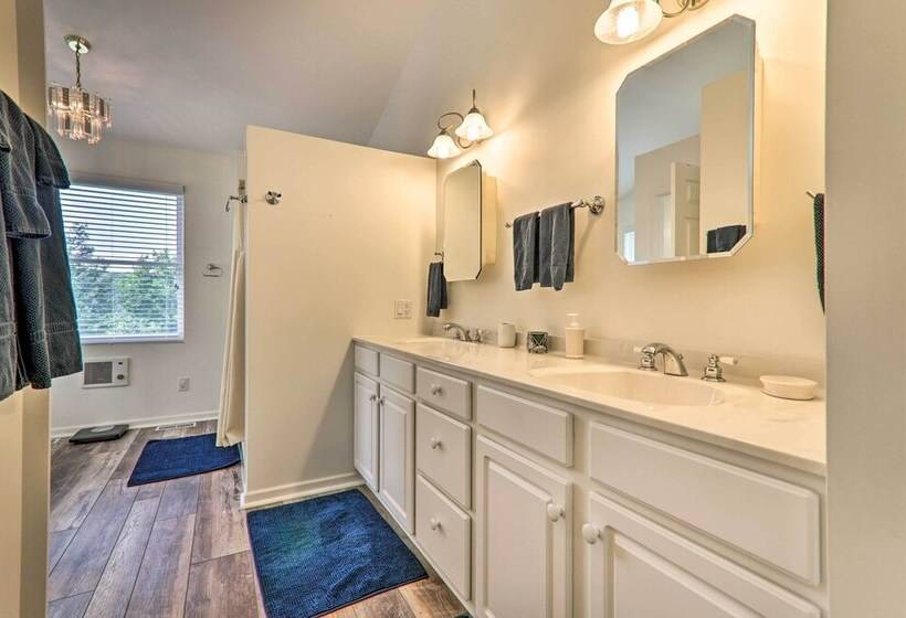 Private Dog Friendly Home: 3 Mi To Elk Mountain