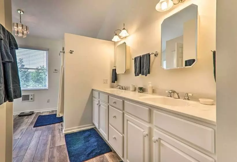 Private Dog Friendly Home: 3 Mi To Elk Mountain