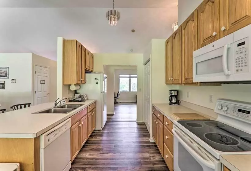 Private Dog Friendly Home: 3 Mi To Elk Mountain