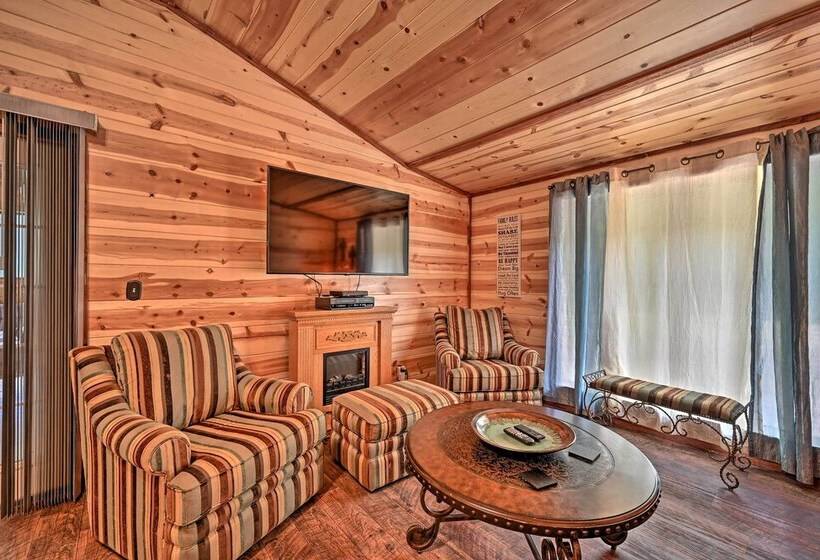 Quiet Abode W/ Gas Grill ~ 5 Miles To Broken Bow!