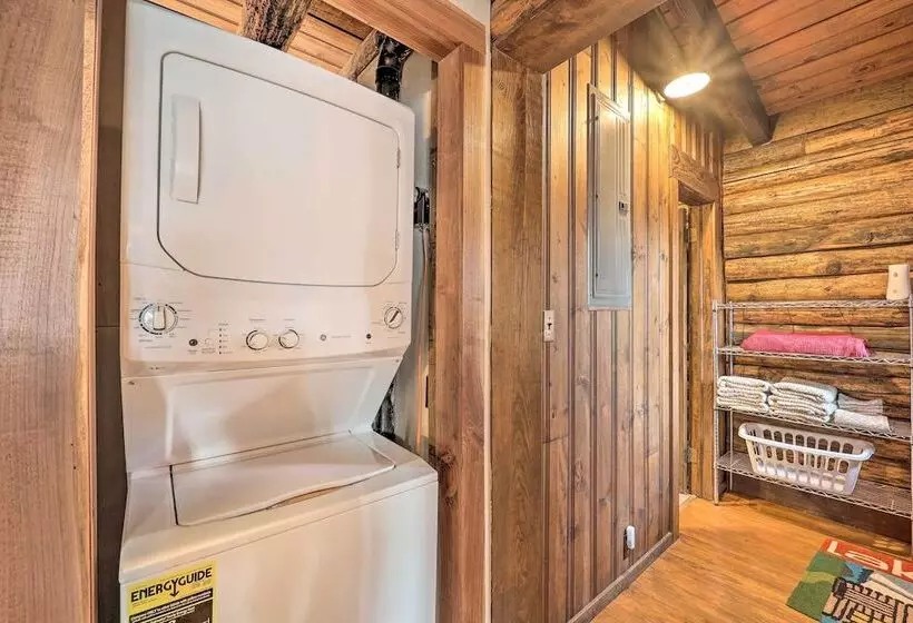 Relaxing Retreat W/ Private Dock On Claytor Lake!