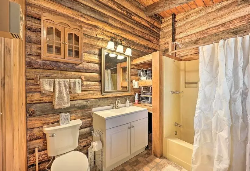 Relaxing Retreat W/ Private Dock On Claytor Lake!