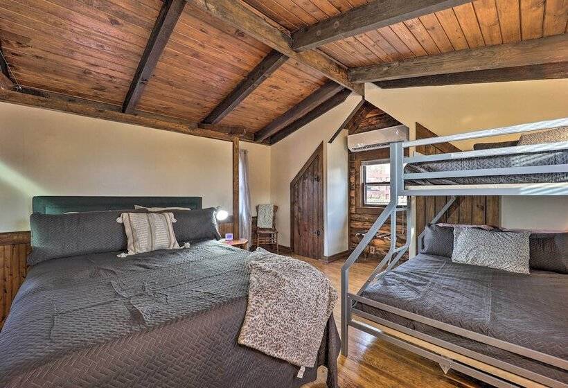 Relaxing Retreat W/ Private Dock On Claytor Lake!