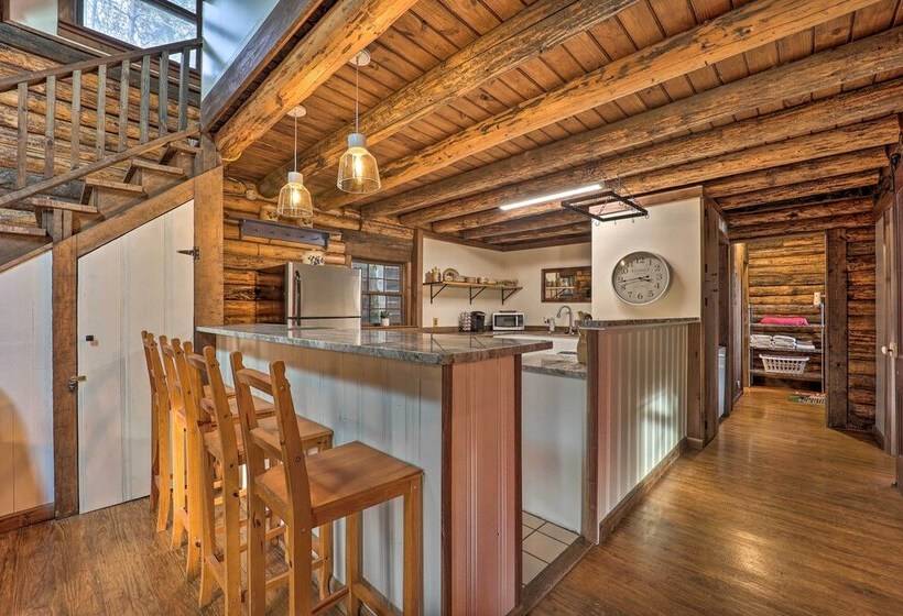 Relaxing Retreat W/ Private Dock On Claytor Lake!