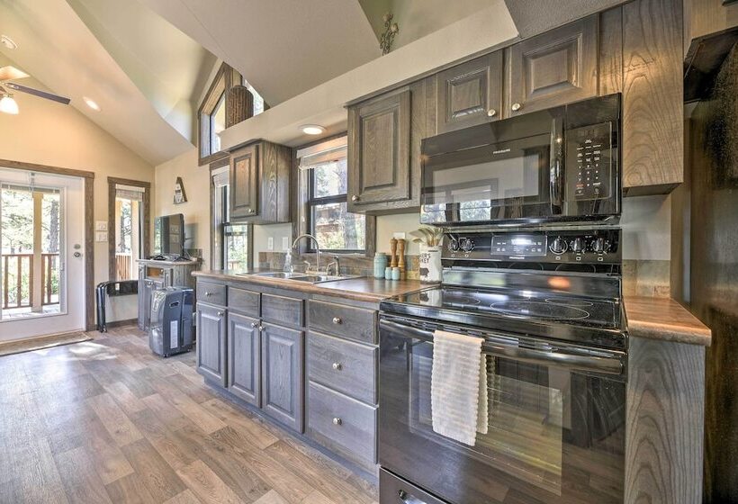Roomy Pagosa Springs Tiny Cabin: 1 Mi To Downtown