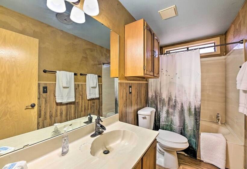 Rustic Pinetop Golf Course Home W/ Deck & Yard!