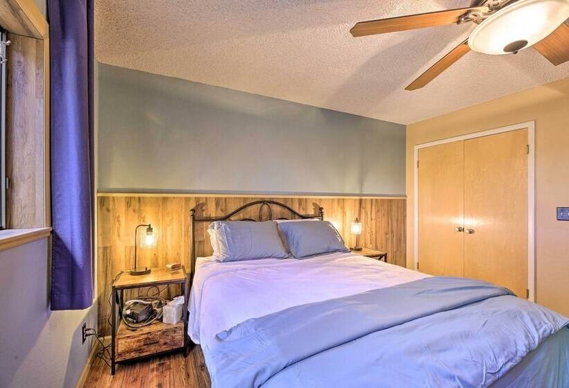 Rustic Pinetop Golf Course Home W/ Deck & Yard!