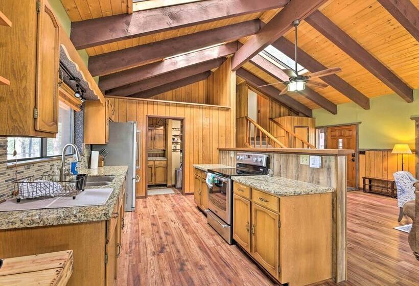 Rustic Pinetop Golf Course Home W/ Deck & Yard!