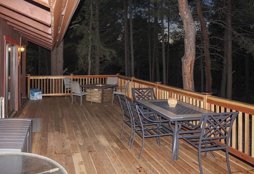 Rustic Pinetop Golf Course Home W/ Deck & Yard!