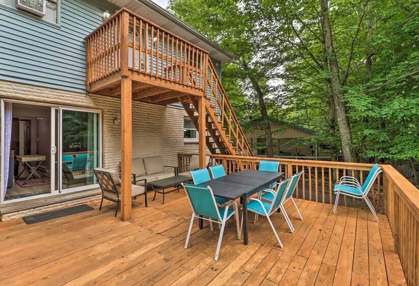Spacious Tobyhanna Family Home: Pool/beach Access!