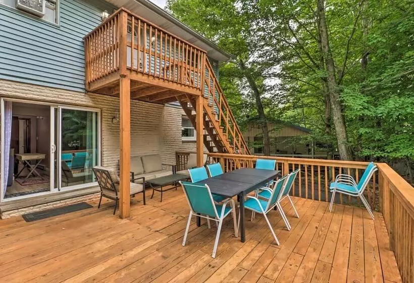 Spacious Tobyhanna Family Home: Pool/beach Access!