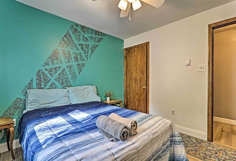 Spacious Tobyhanna Family Home: Pool/beach Access!