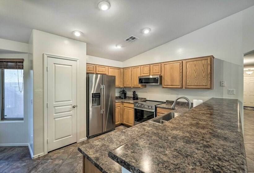 Avondale Home W/ Pool, 5 Mi To State Farm Stadium!