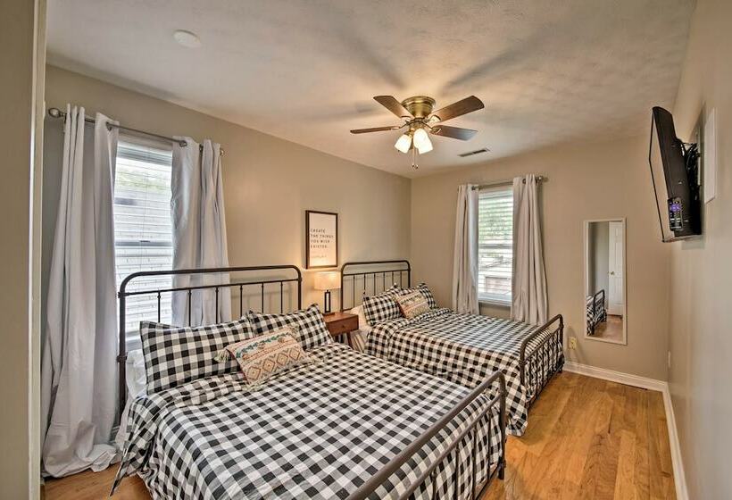 Updated Indianapolis Home, Walk To Lucas Oil!