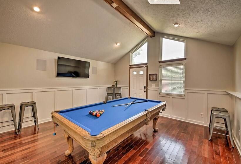 Updated Indianapolis Home, Walk To Lucas Oil!