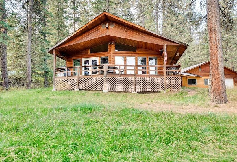 Upscale Cabin W/ Mountain Views + Large Game Room!