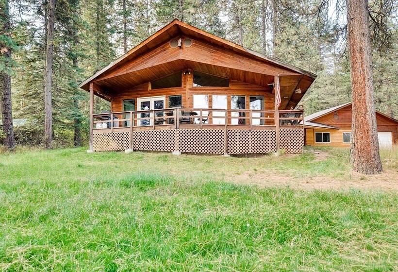 Upscale Cabin W/ Mountain Views + Large Game Room!