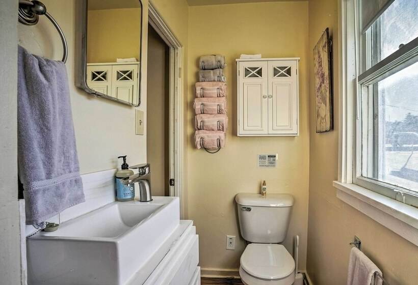 Vibrant Prescott Cottage W/ Private Backyard!