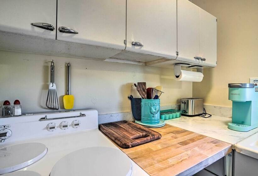 Vibrant Prescott Cottage W/ Private Backyard!