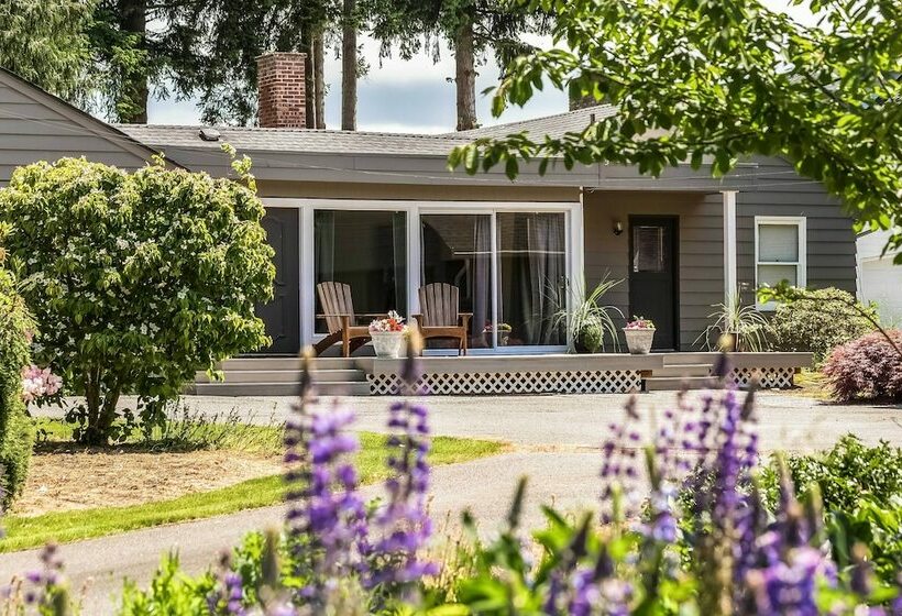 Washington Waterfront Home W/ Sequim Bay Access