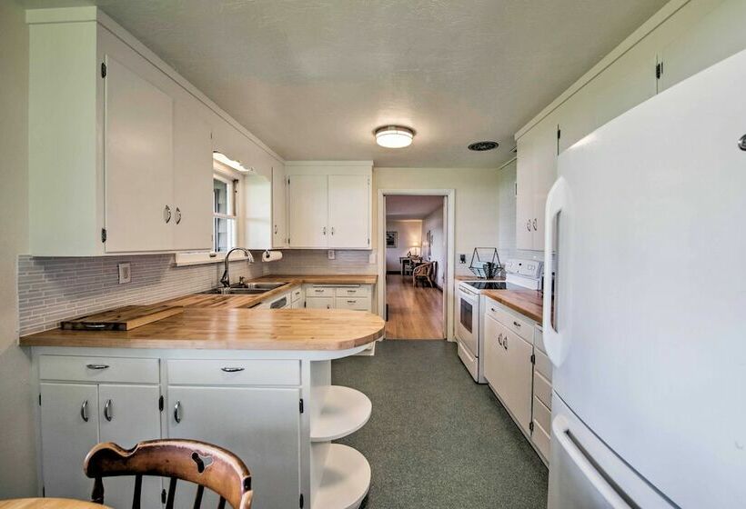 Washington Waterfront Home W/ Sequim Bay Access